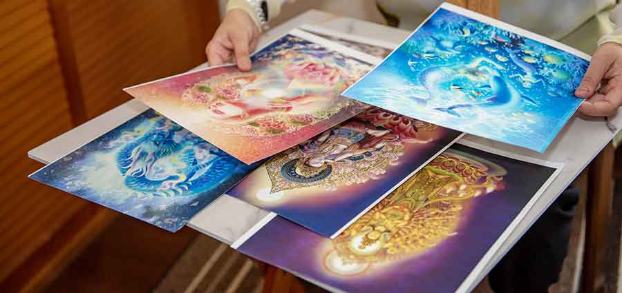 直に作品を見ることはできますか？